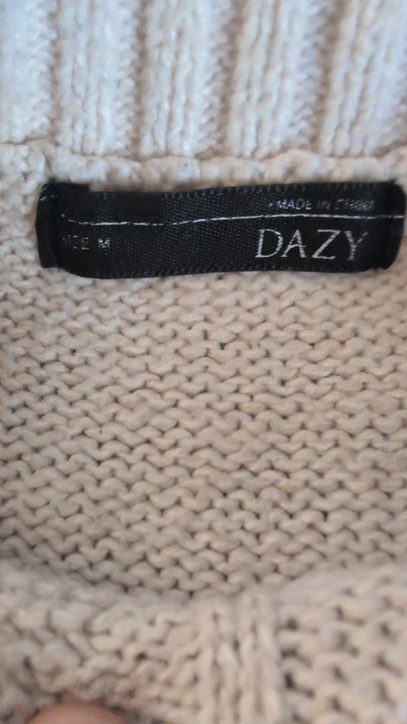 Dazy Cream Cable Knit Sweater - Size M - photo 2