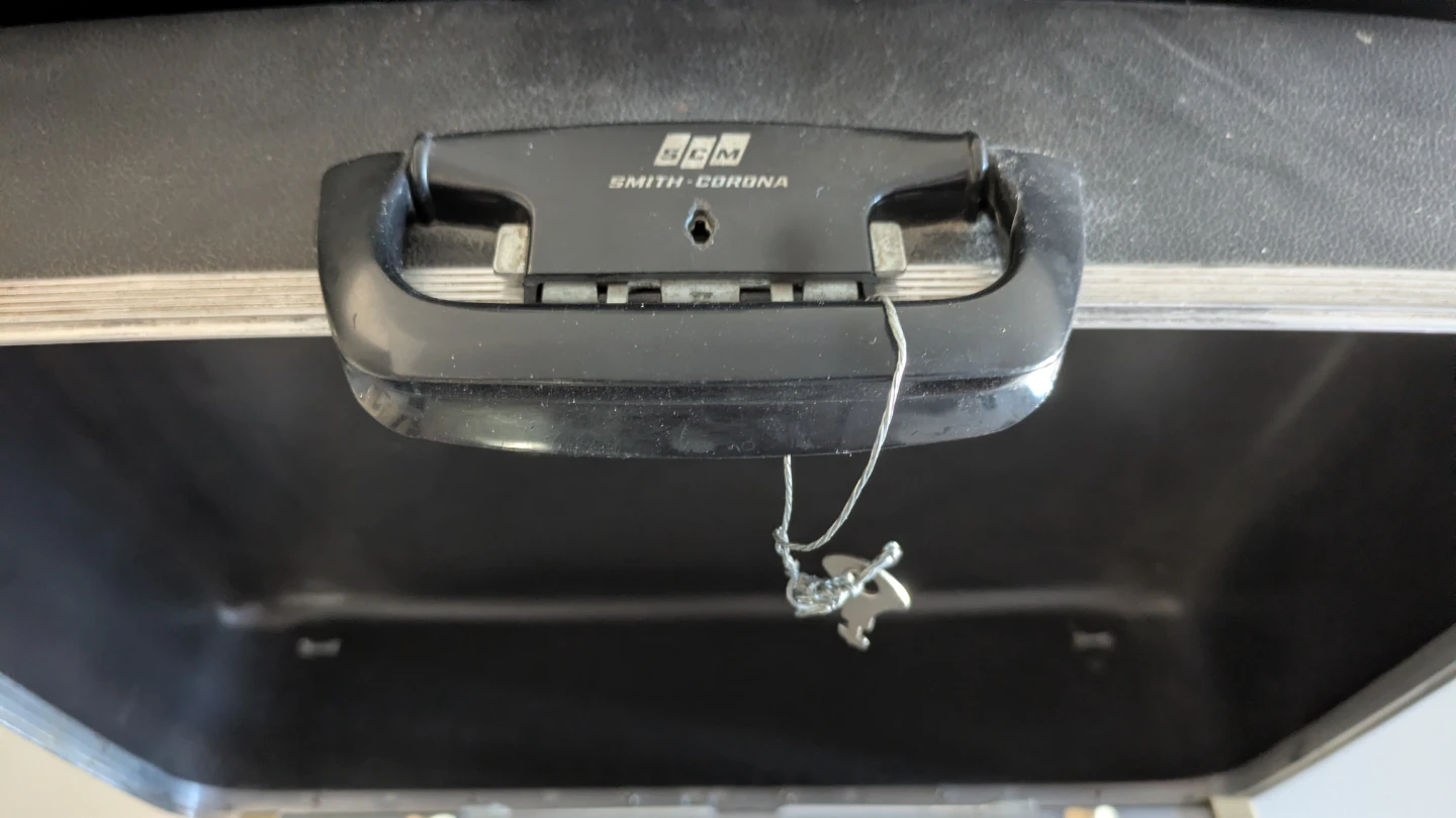 Smith-Corona Classic 12 Typewriter - photo 4