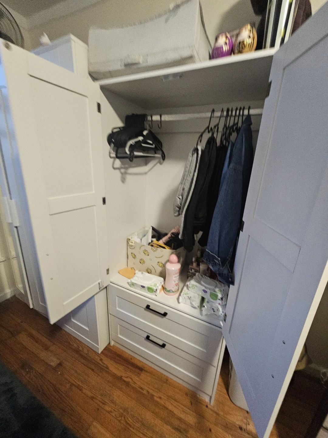 White 2-Door Wardrobe with 2 Drawers - photo 4