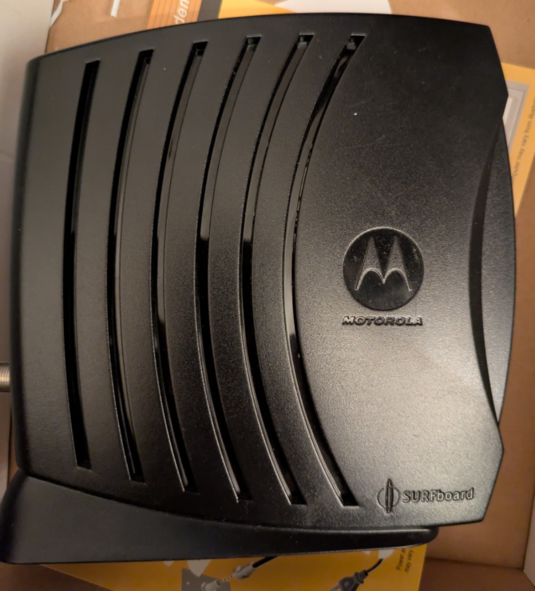 🏆 BRAND NEW Motorola Cable modem