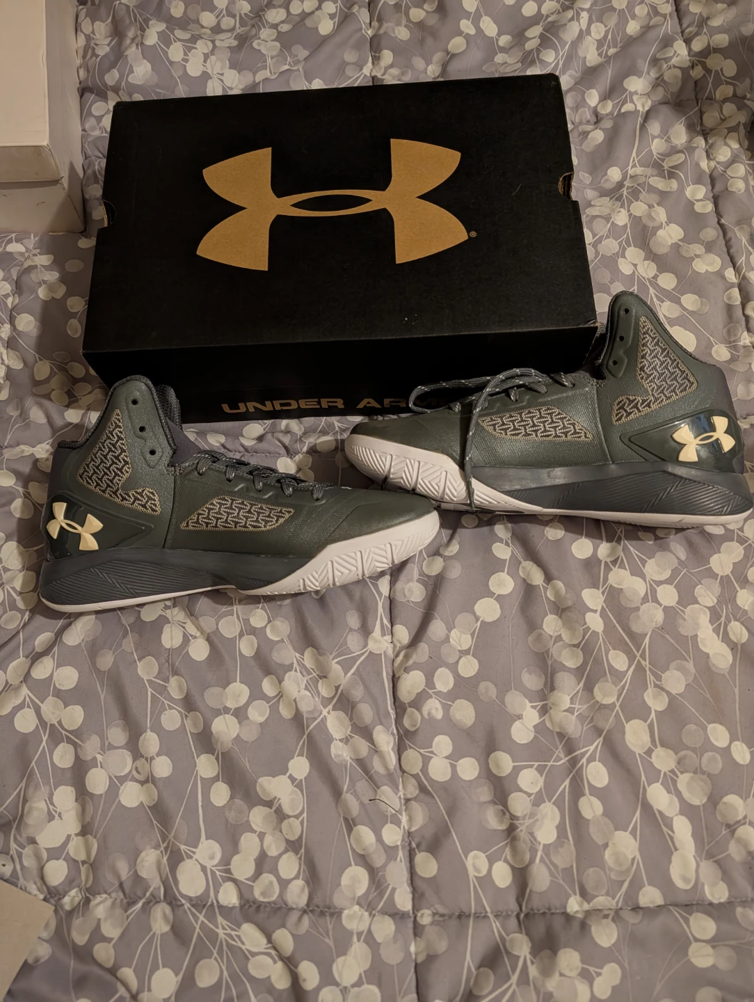 🏆 Under Armour Basketball Shoes Men's