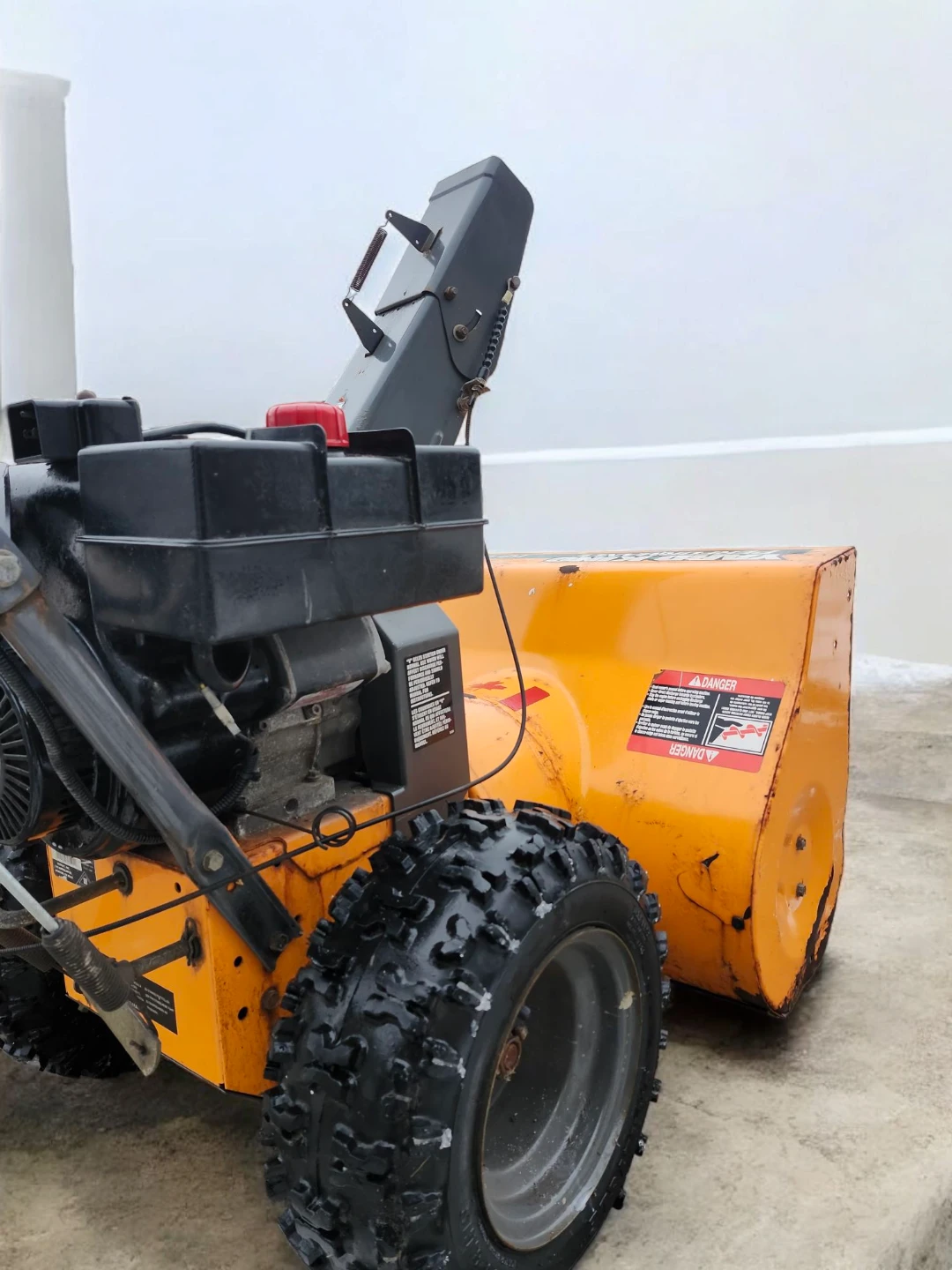 Comercial 10Hp 29" Snowblower  Carbur tuneup fresh oil change - photo 5
