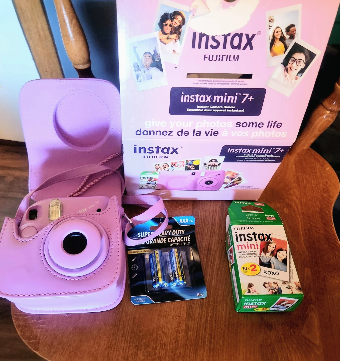 Fujifilm Instax Mini 7+ Instant Camera Bundle with Case and Film - photo 2