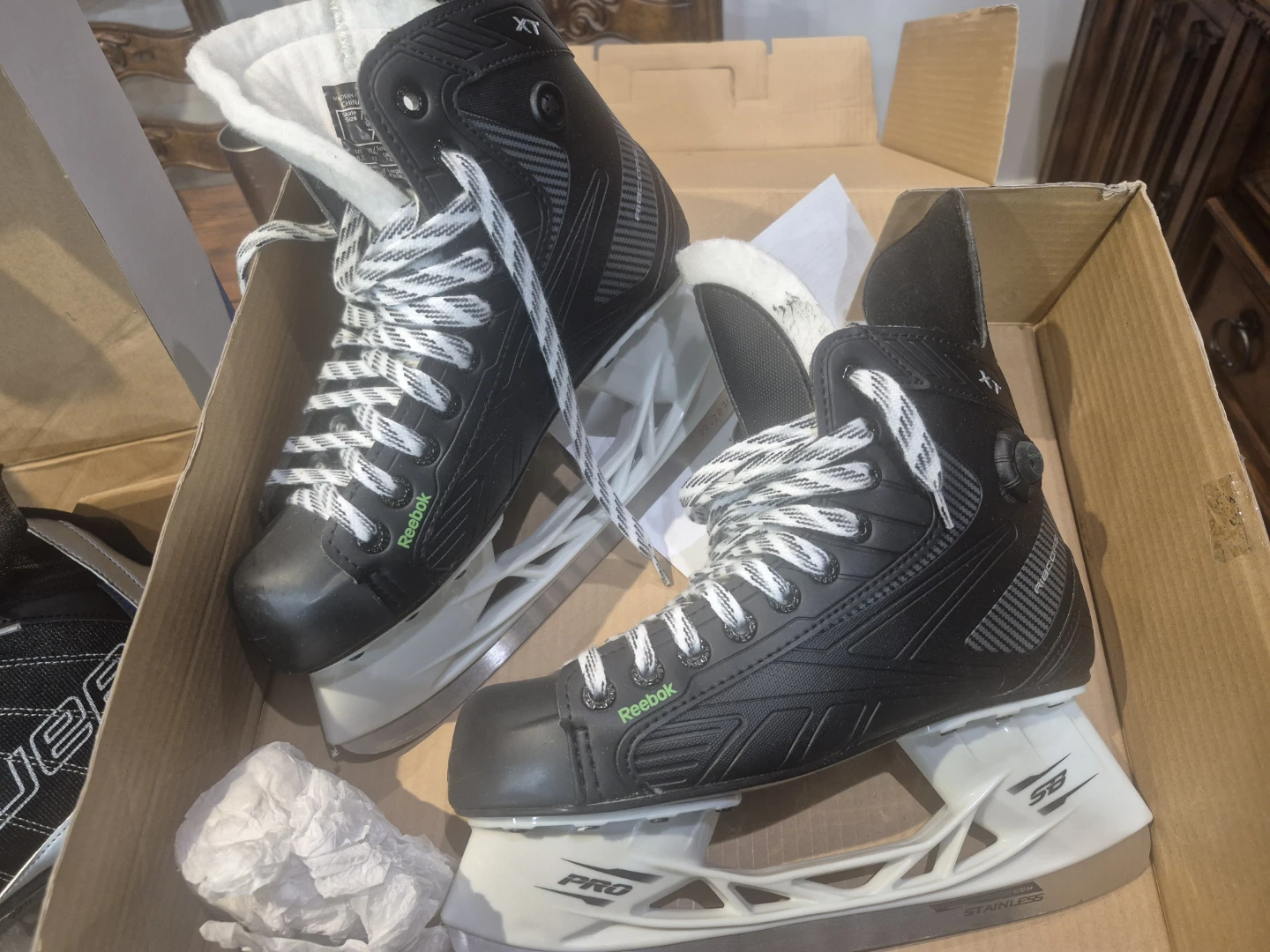 Reebok SR Pump SKXT Ice Skates Size 7 D - photo 2