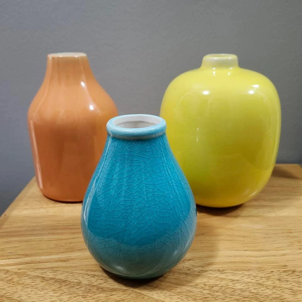 Trio of Beautiful Ceramic Vases. 🧡🩵💛 - photo 5