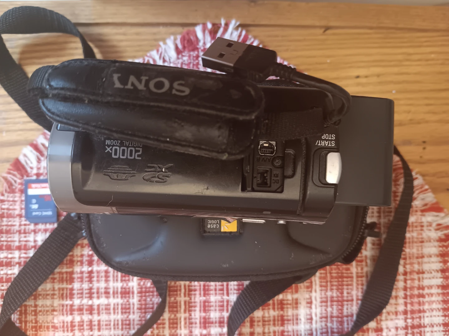 Sony Handycam DCR-SX45 Camcorder with Case - photo 5