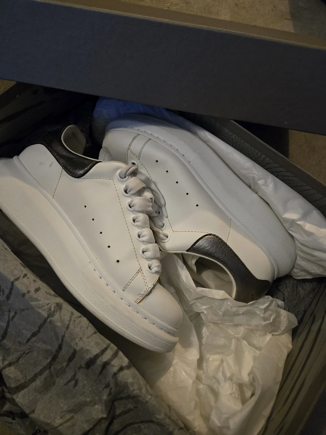 Alexander McQueen White/Black Pearl Sneakers