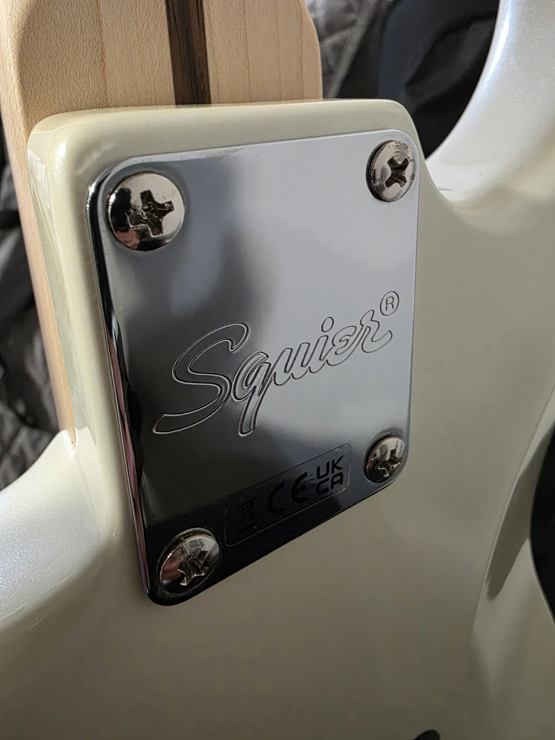 Fender Squier Affinity Series Hard Rock Stratocaster HSS White - photo 5