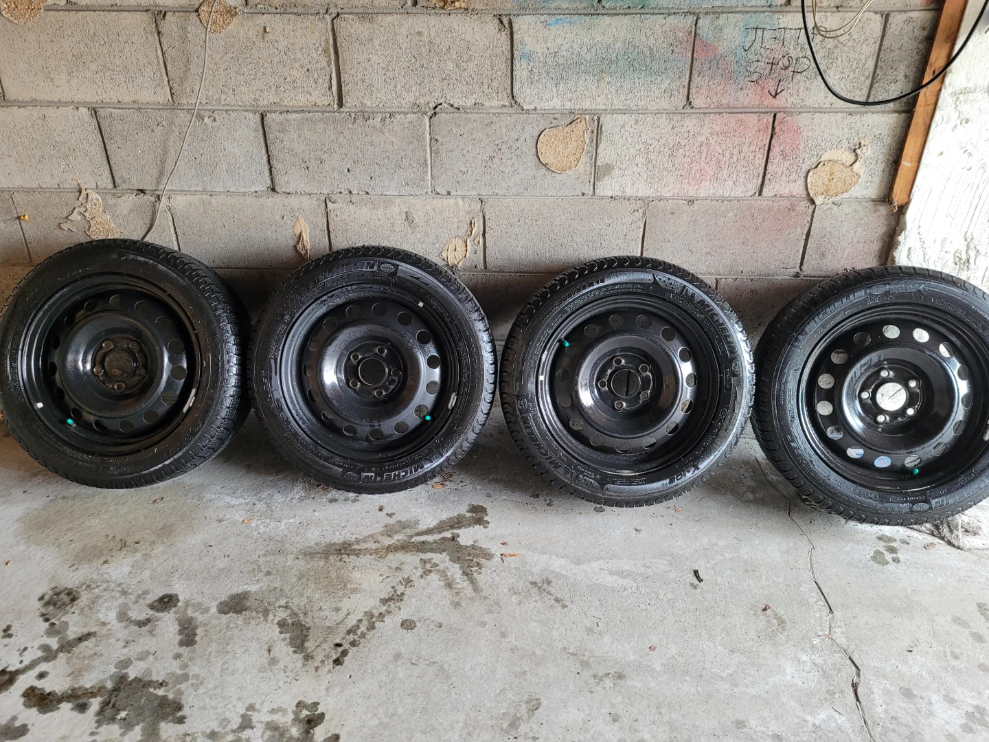 Michelin X-Ice Snow Tires with Rims (Set of 4) - photo 4