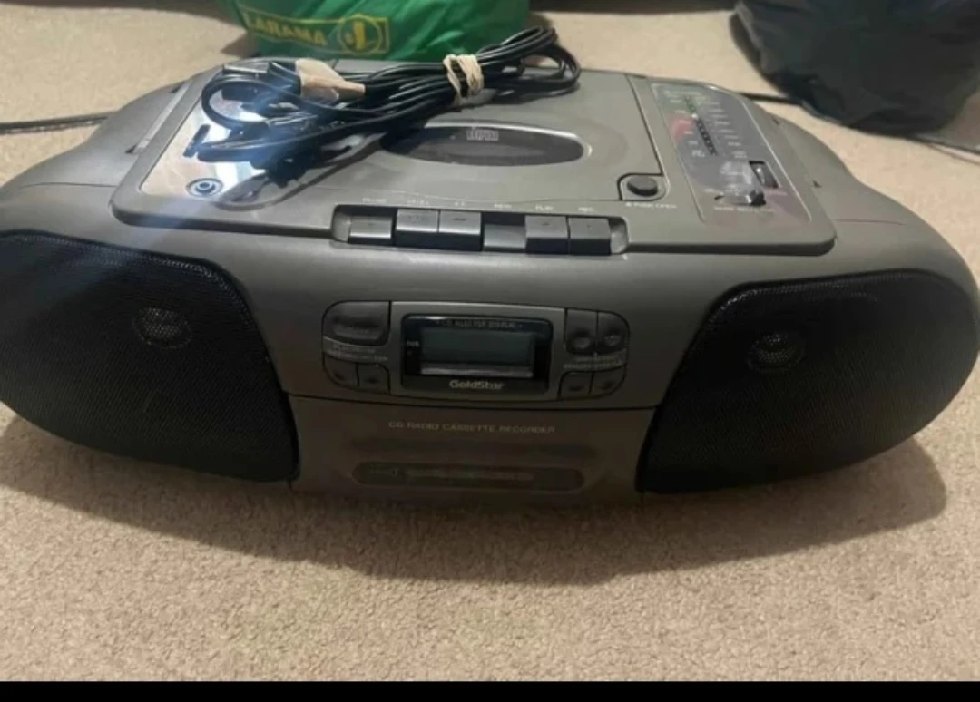 GoldStar CD Radio Cassette Recorder Boombox - photo 2