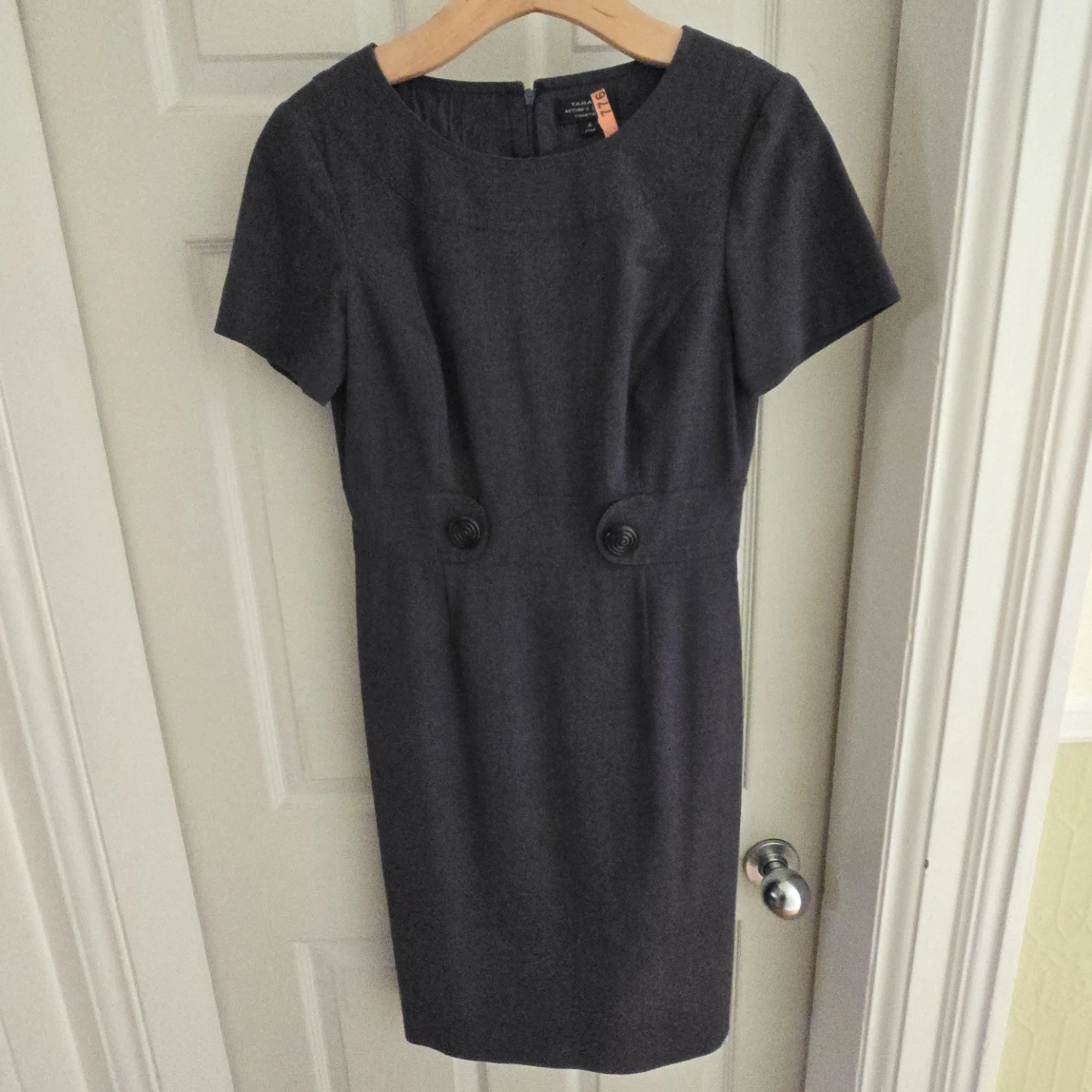 Tahari Arthur S. Levine Essentials Dress Size 4