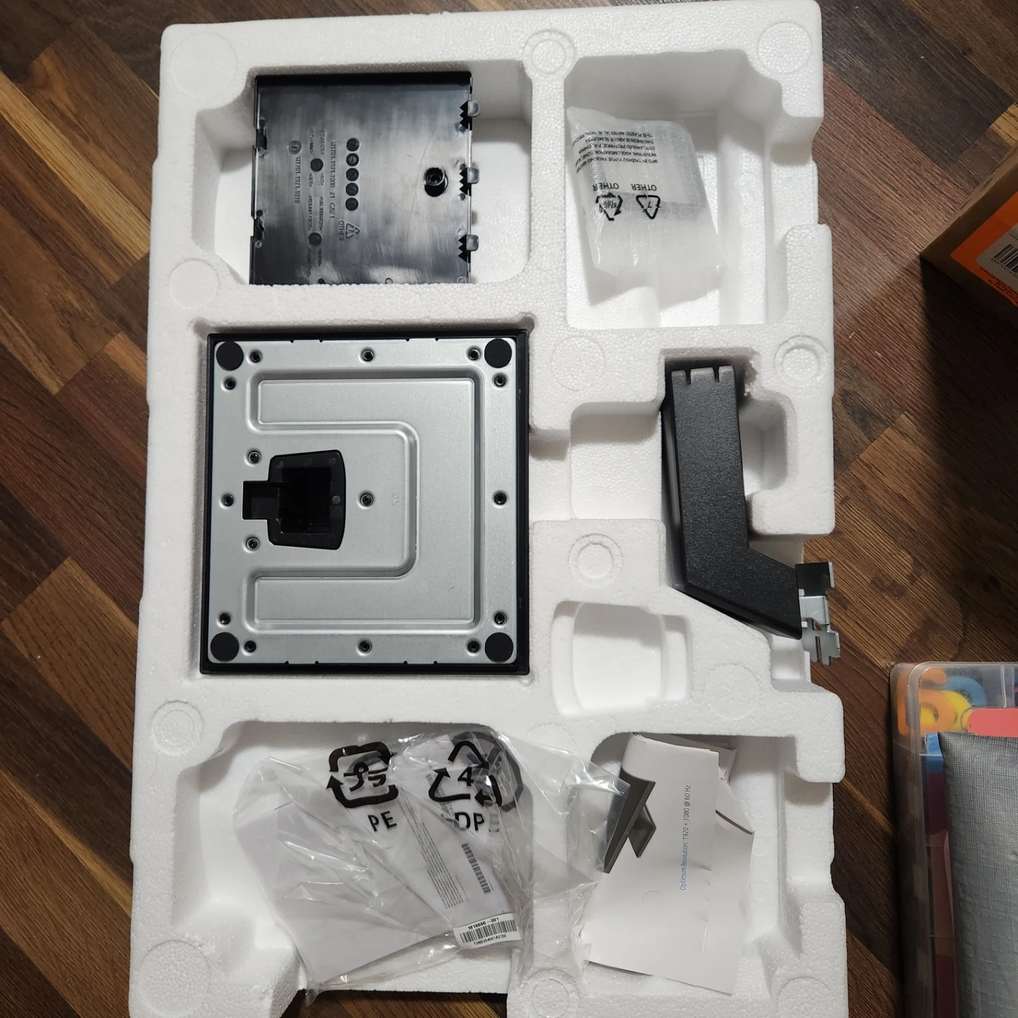 HP P24 G4 23.8-inch Monitor, 60 Hz - photo 2