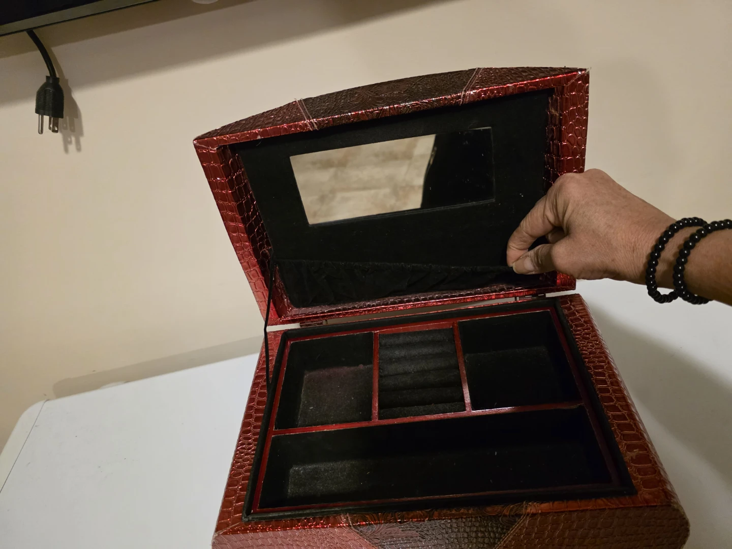 Red Faux Croc Jewelry Box with Mirror A/V UNTIL  Mars. 10th - photo 3