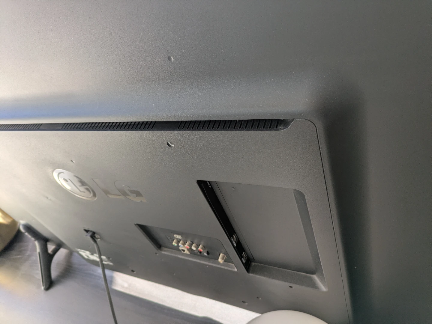 LG Television - photo 2