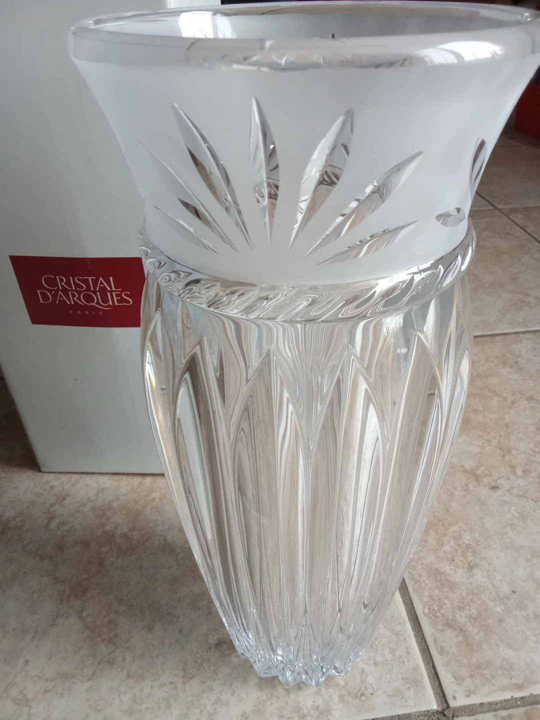 NEW Crystal d'Arques vase