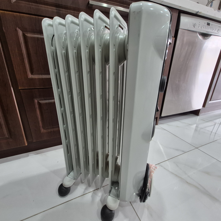 DeLonghi Oil Filled Radiator Heater - photo 4