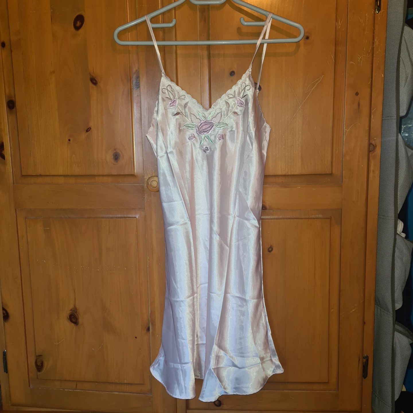 Pink Satin Camisole and Robe Set with Embroidery 🏆 - photo 2