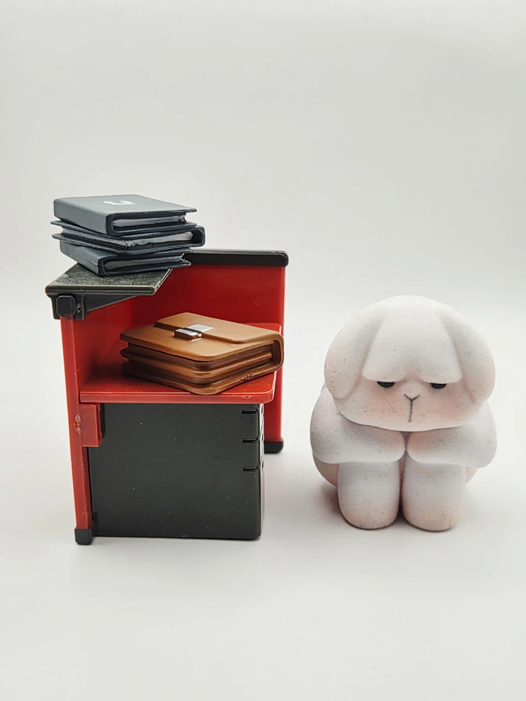 🏆Toy Desk with Accessories and Figure