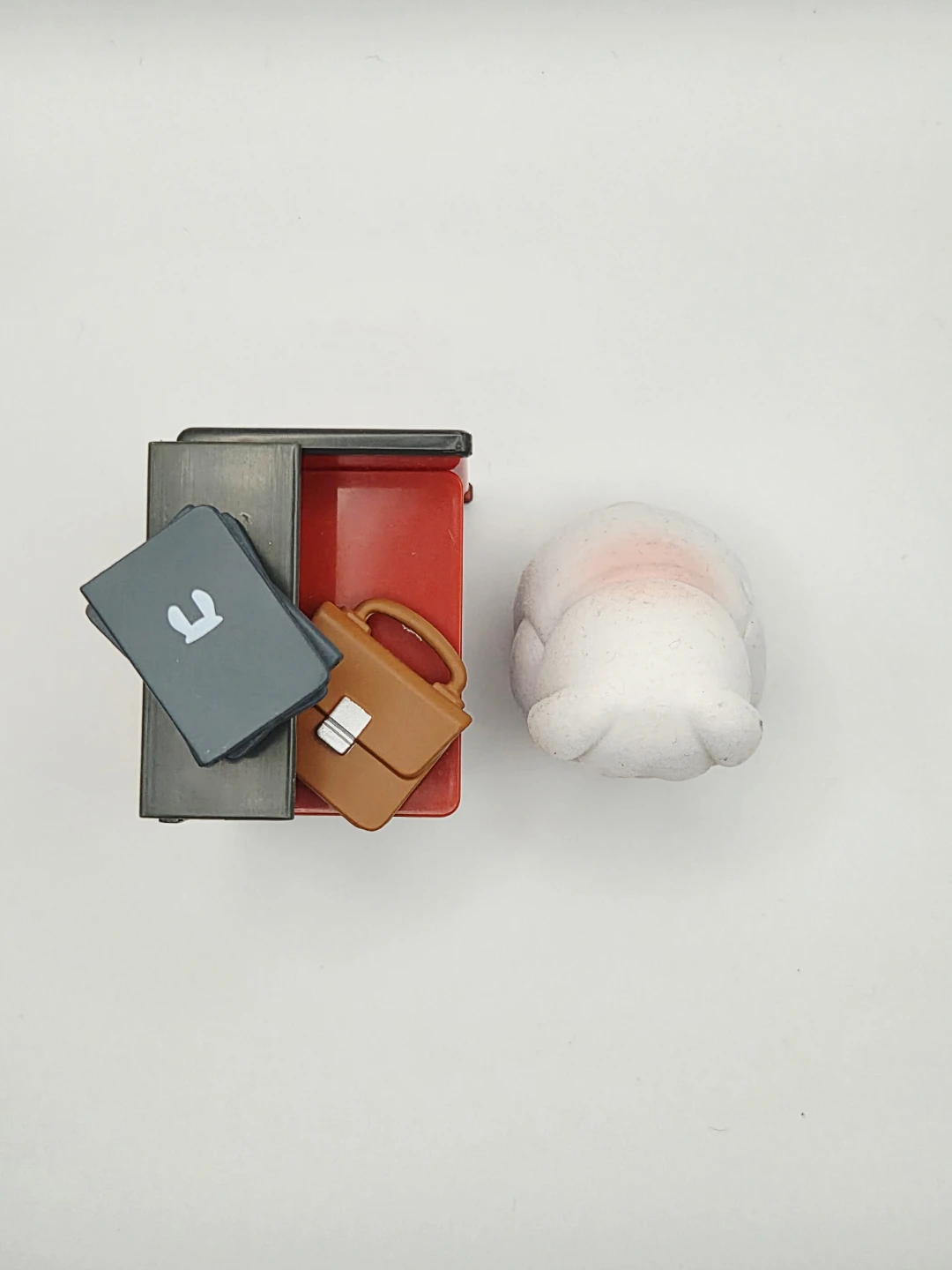 🏆Toy Desk with Accessories and Figure - photo 2
