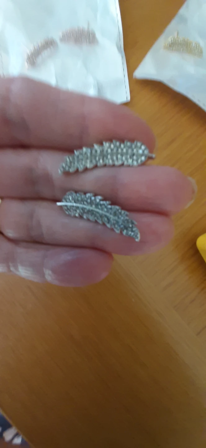 Feather shaped earrings with crystals. - photo 2