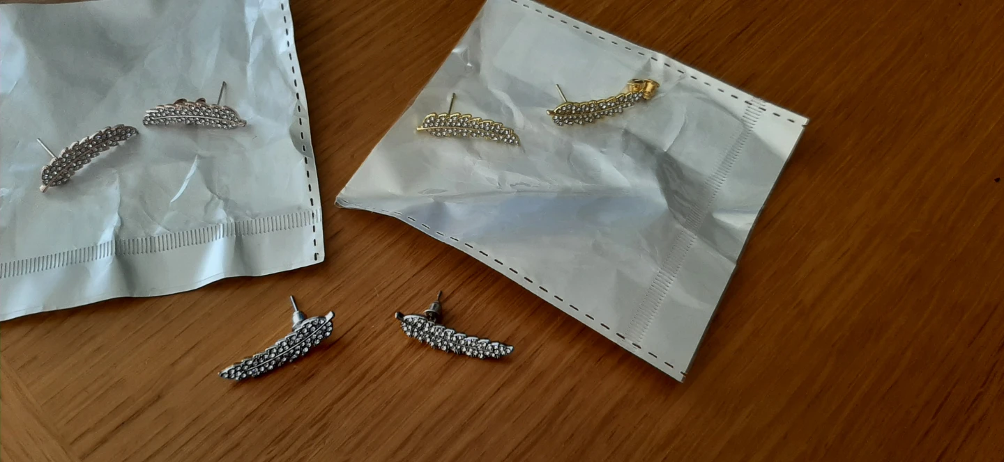 Feather shaped earrings with crystals. - photo 4