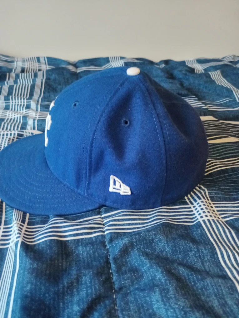 3 team sports hats - photo 5