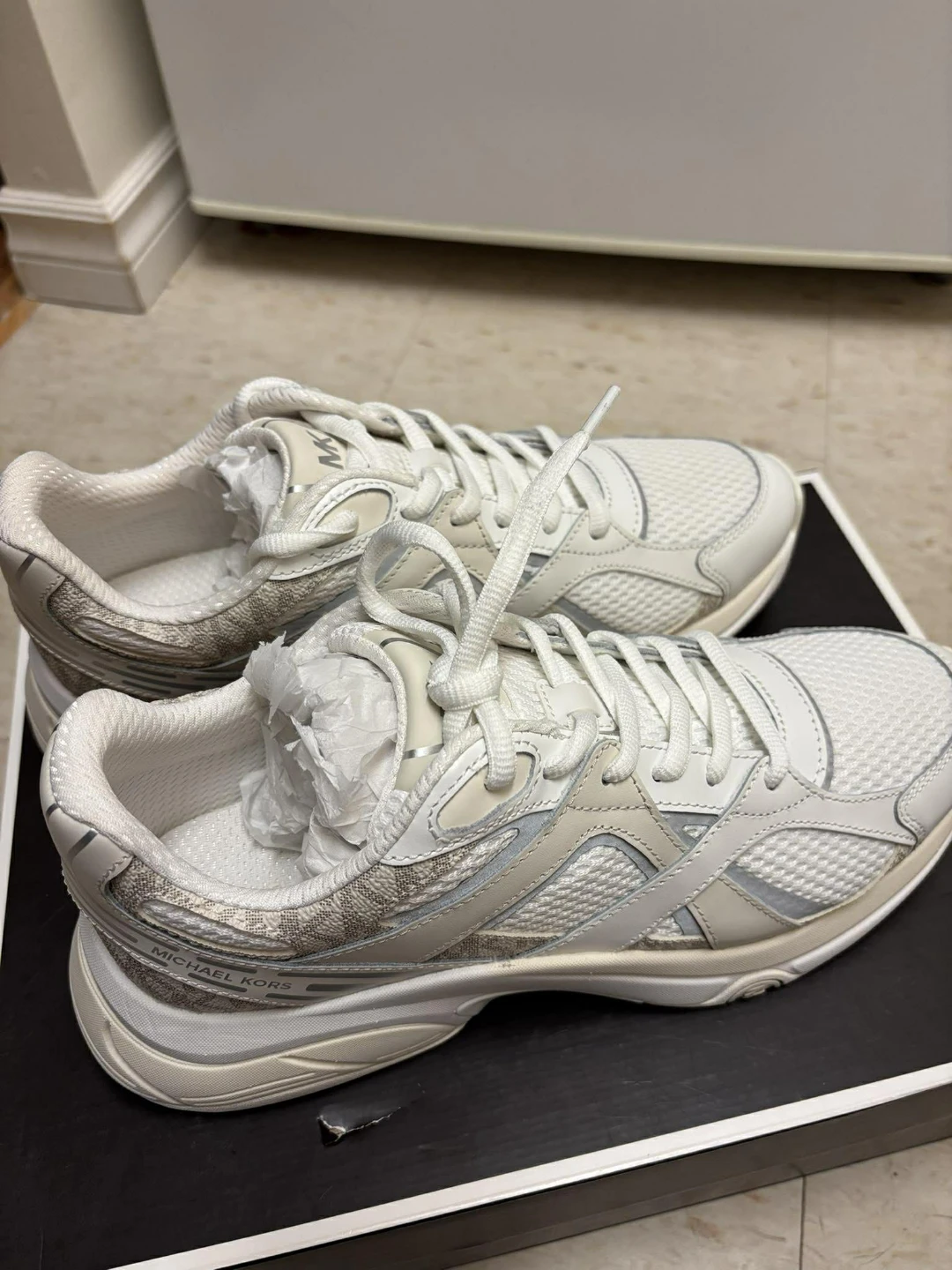 Michael Kors White Shoes/Sneakers - Men Size 8 - photo 2