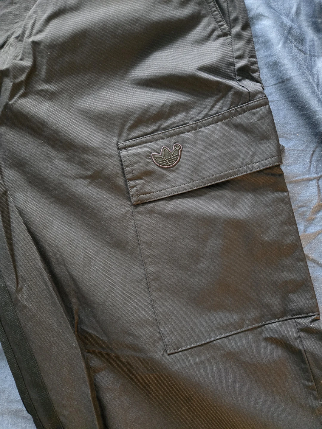 Adidas Blue Version Essentials Cargo Pants - Size L - photo 3