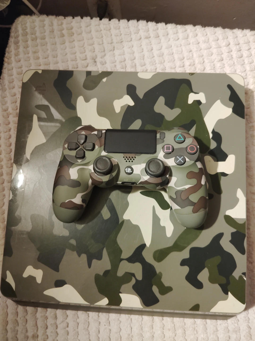 PlayStation 4 diseño camuflaje, 8 juegos - photo 2