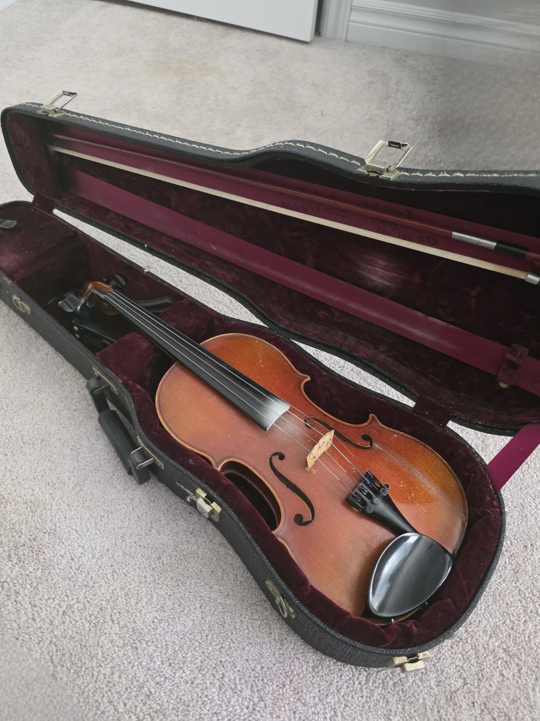Full size Violin with Case, Bow, and Accessories