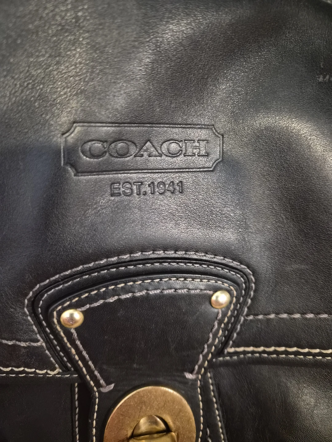 Black Leather Coach Shoulder Bag - photo 3
