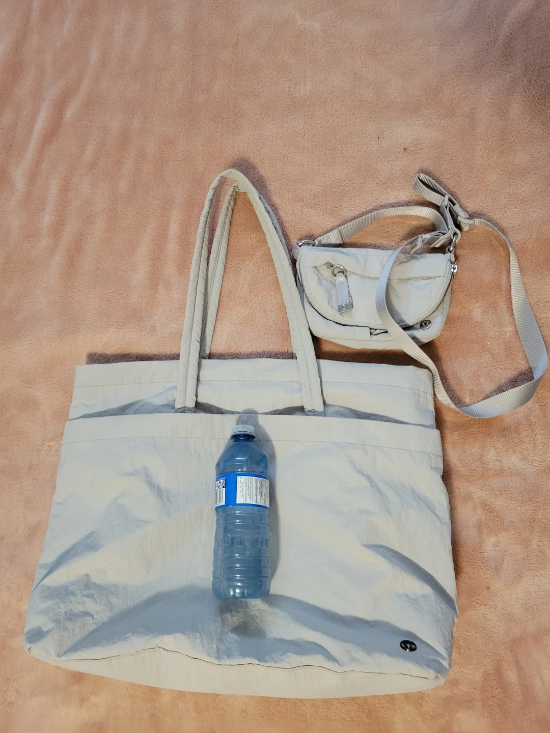 Lululemon Everywhere Belt Bag & Tote - photo 2