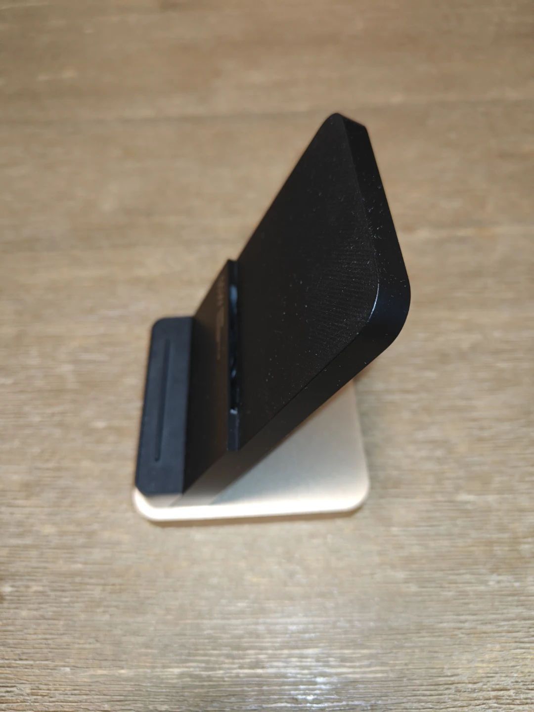 Xiaomi 55W Wireless Charging Stand - photo 2