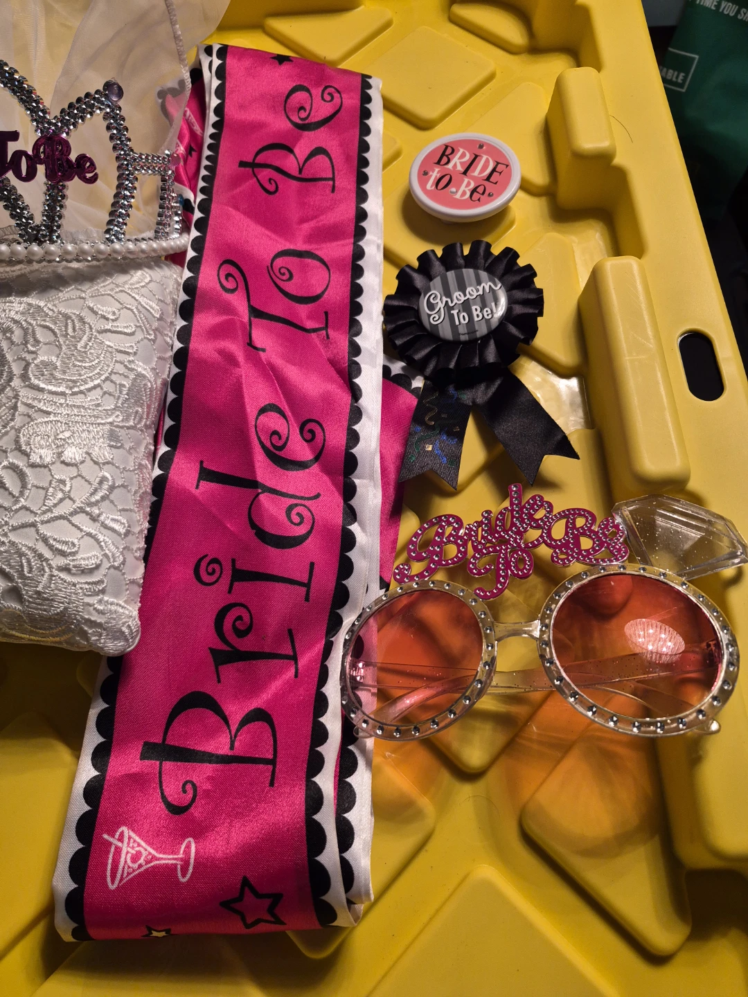Bride Lot (Bride to Be Sash, Tiara, Veil & Accessories Set) - photo 2