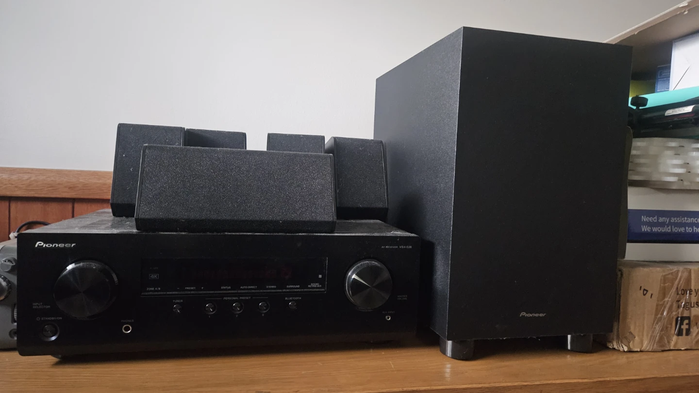 Pioneer VSX-326 AV Receiver with Speaker Set