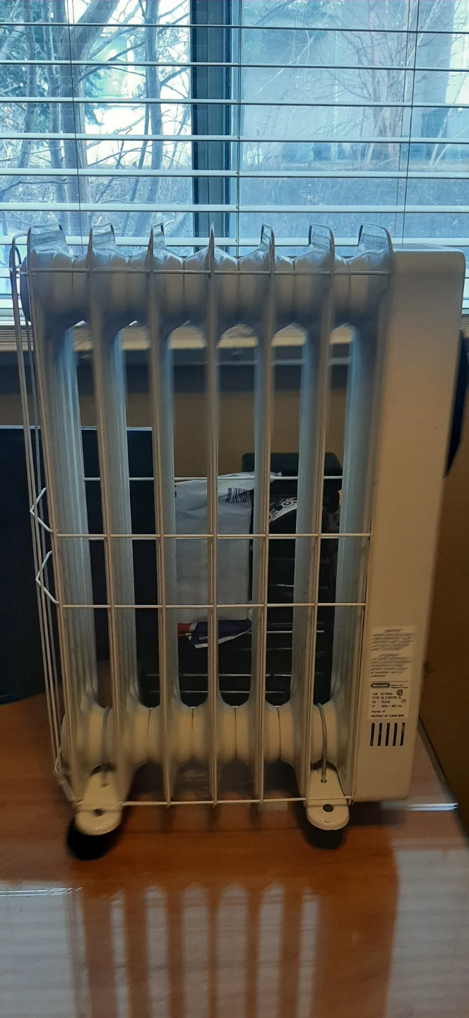 DeLonghi Oil Filled Radiator Heater 1500W
