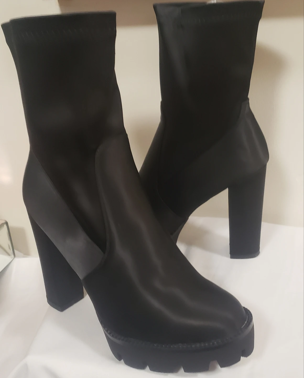 Brand new Women's Chunky Blck Satin - photo 3