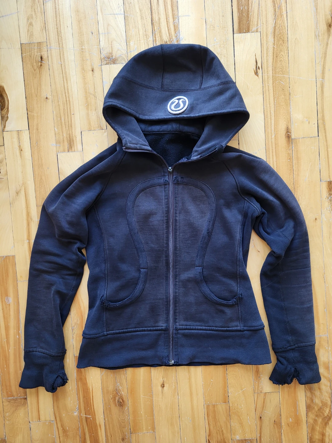 Lululemon Hoodie (US6)