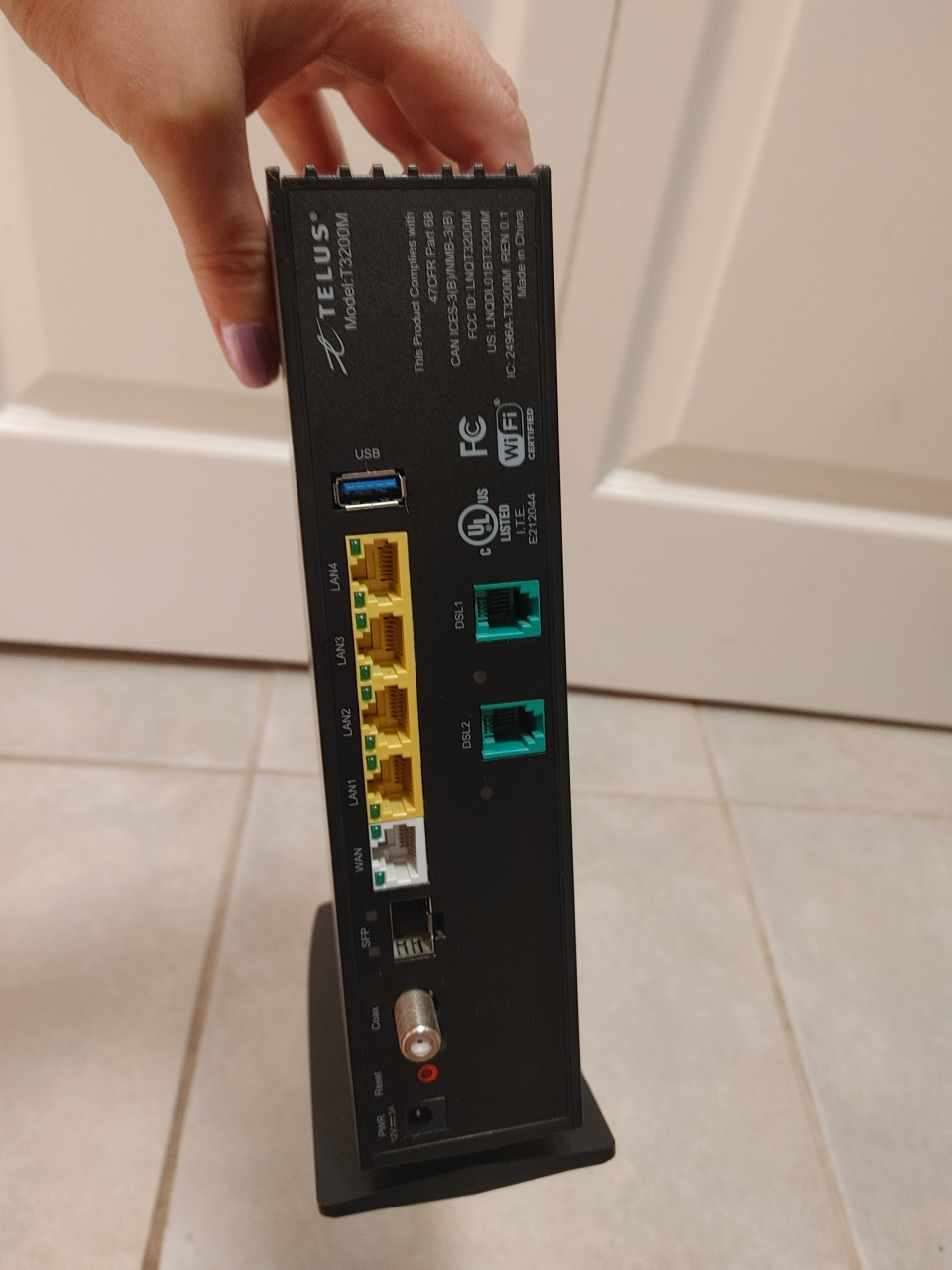 TELUS Wi-Fi Modem T3200M - photo 3