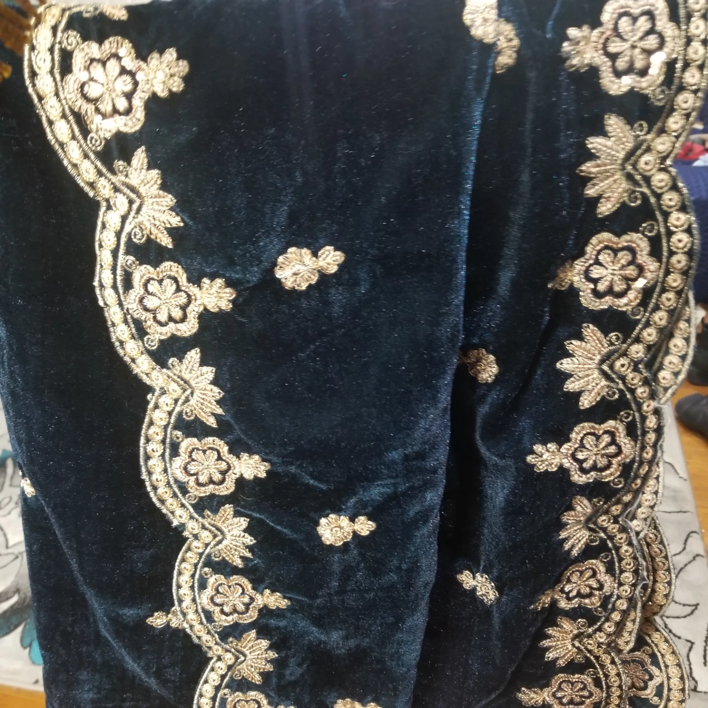 Dark Blue Velvet Shawl with Gold Embroidery - photo 3