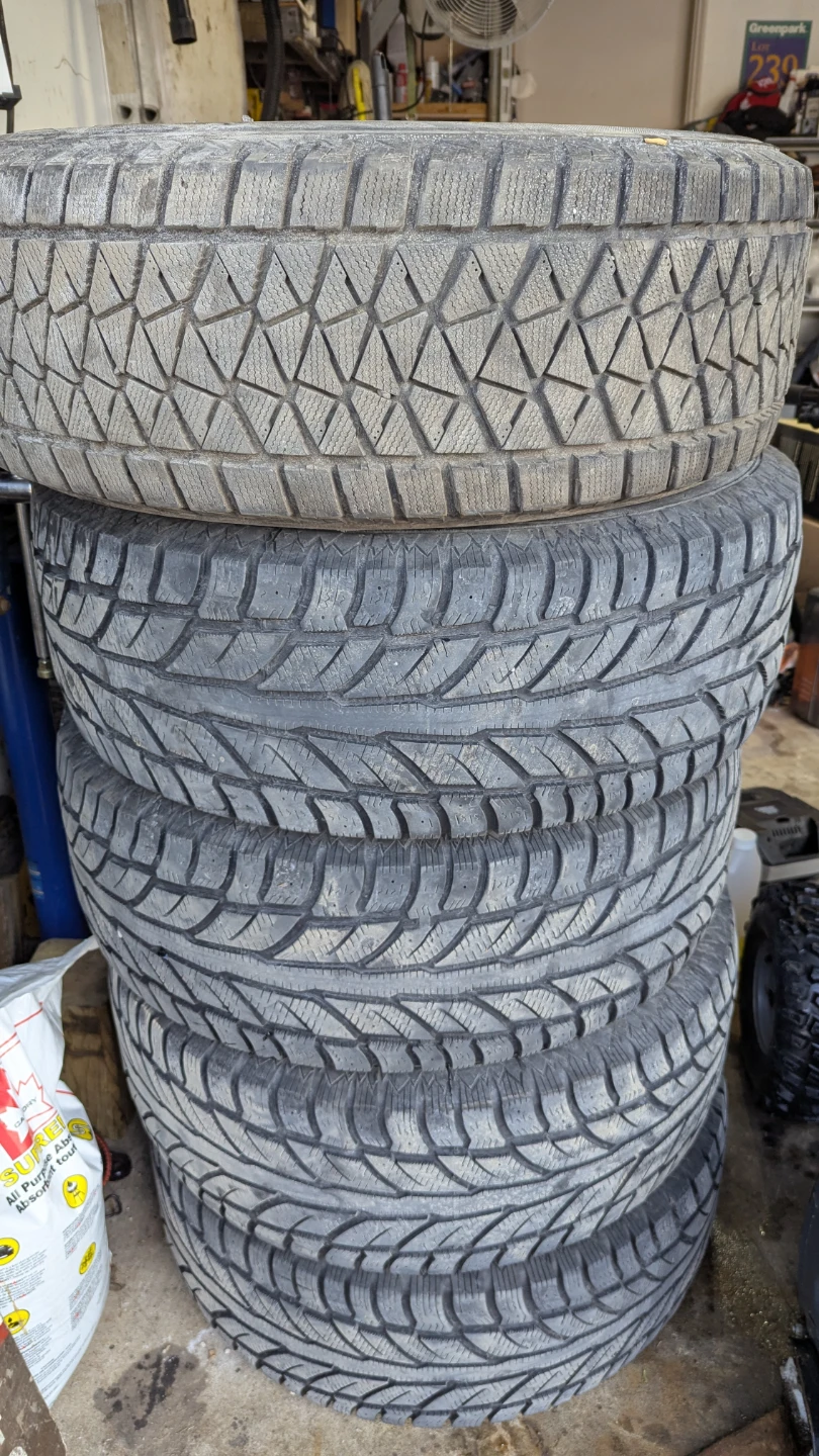 Set of 4 Winter Tires - 265/65R17 + spare - photo 4