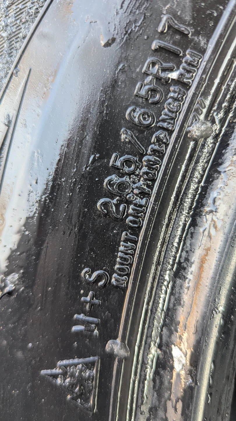 Set of 4 Winter Tires - 265/65R17 + spare - photo 5