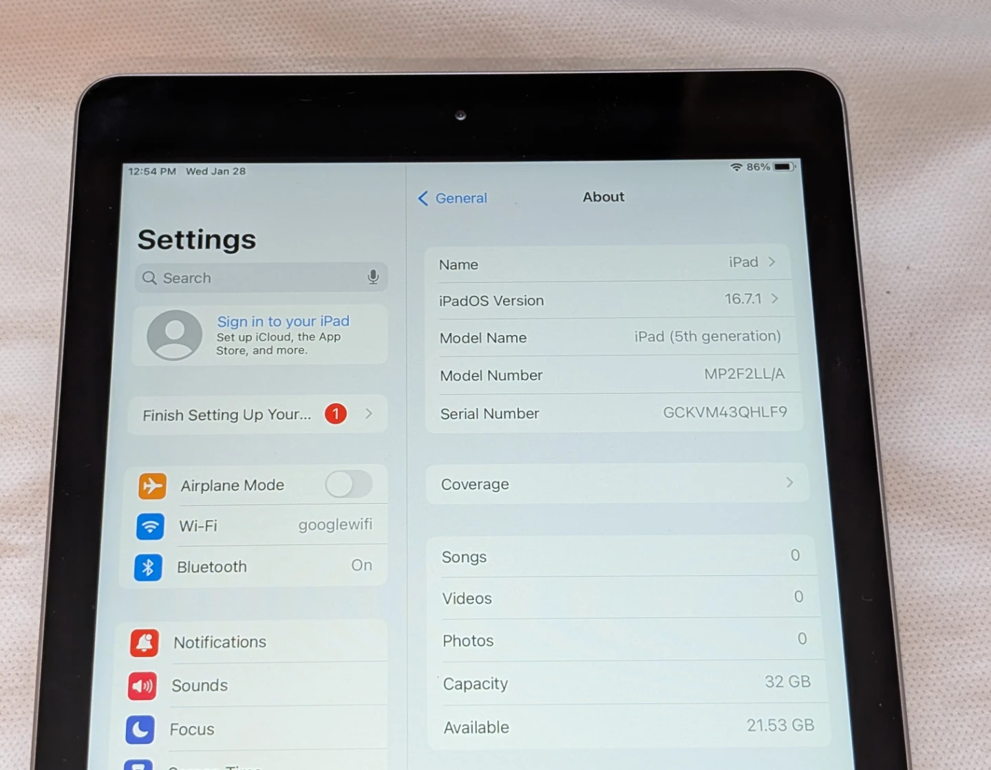 NICE  APPLE iPad 5 32GB WIFI iOS16 - photo 2