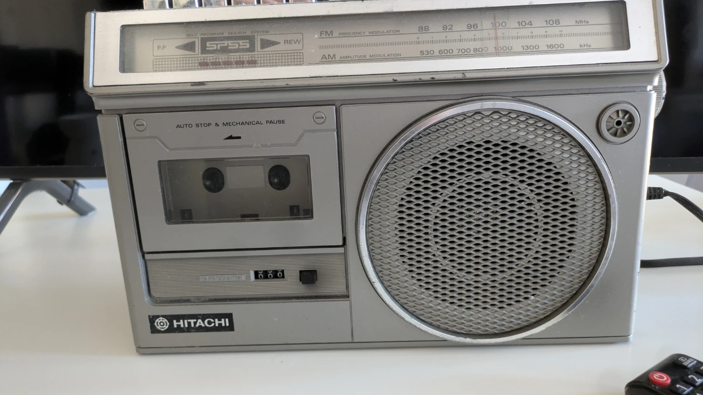 Hitachi Cassette Radio Boombox
