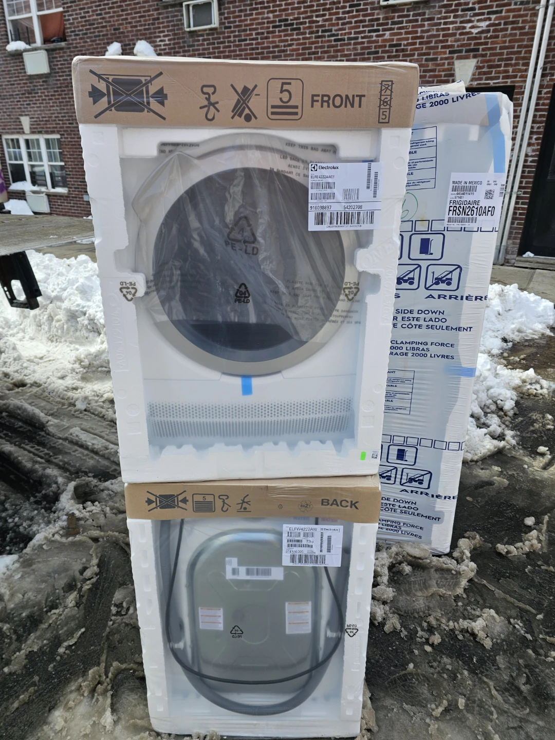 New Electrolux 24in WD electric ventless set