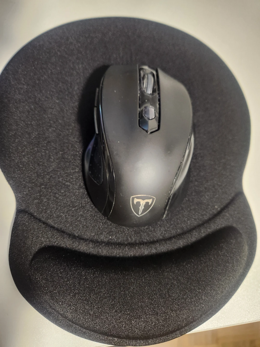 Black Ergonomic Mouse Pad with Wrist Rest - photo 2
