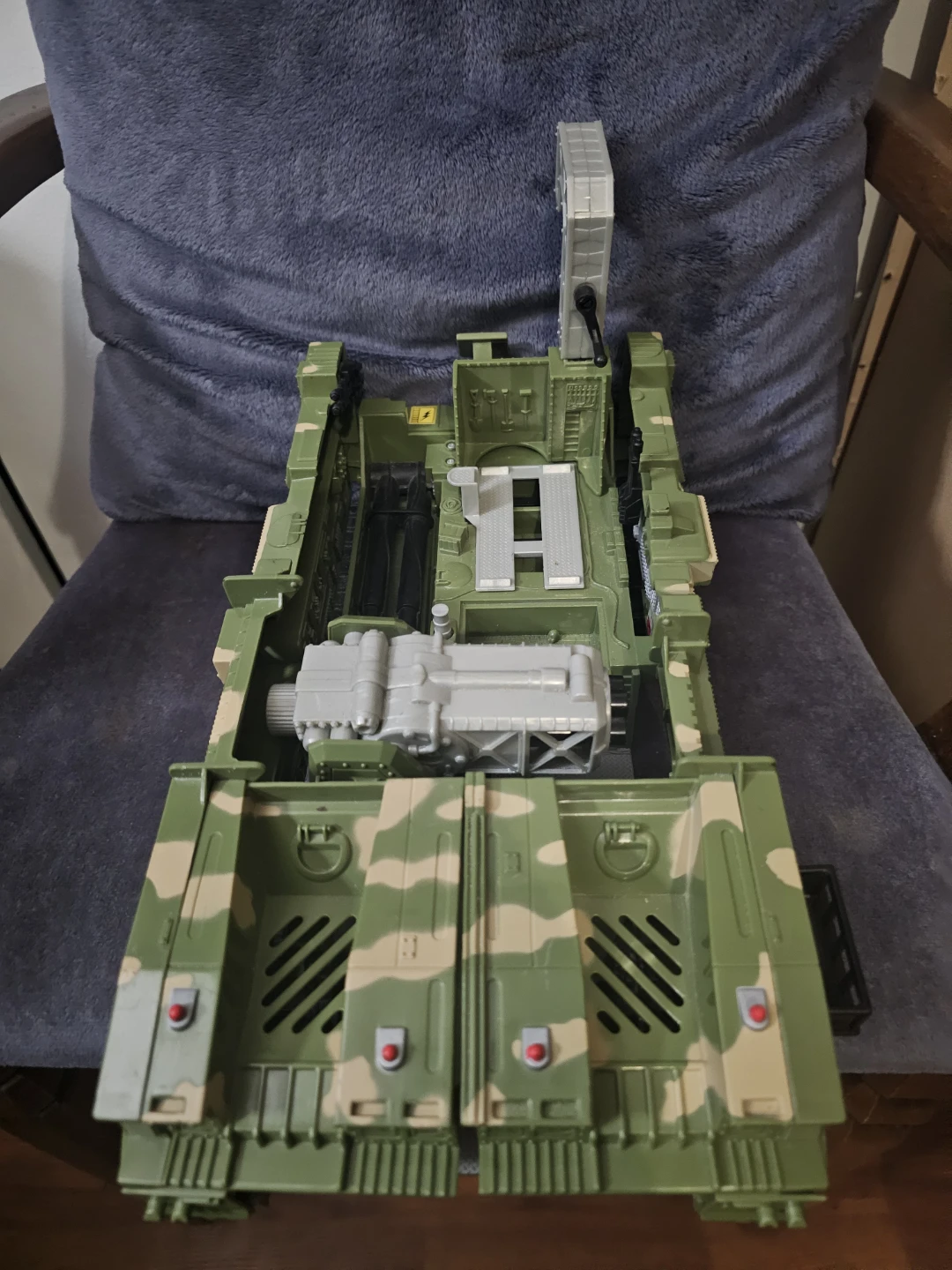 1998 Matchbox Mission Bravo Armoured Cruiser Toy - photo 2