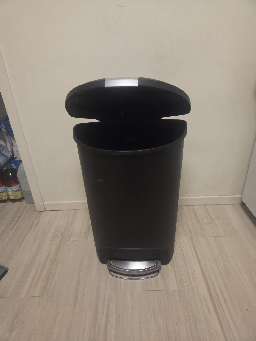 Black Step Trash Can - photo 2
