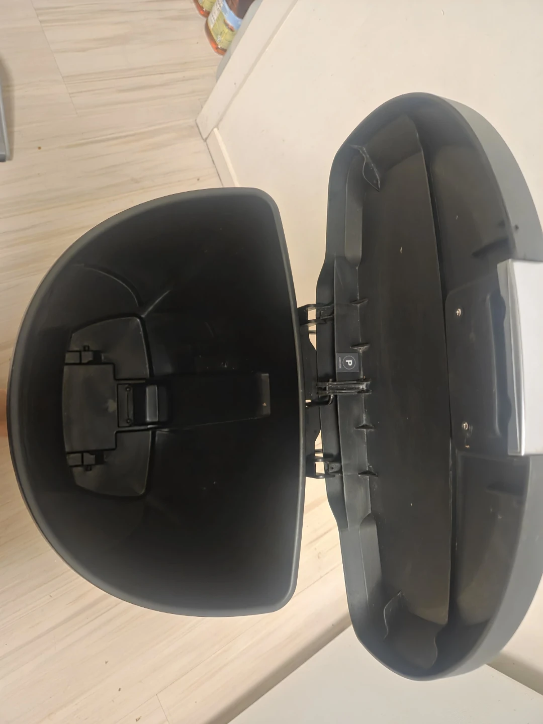 Black Step Trash Can - photo 3