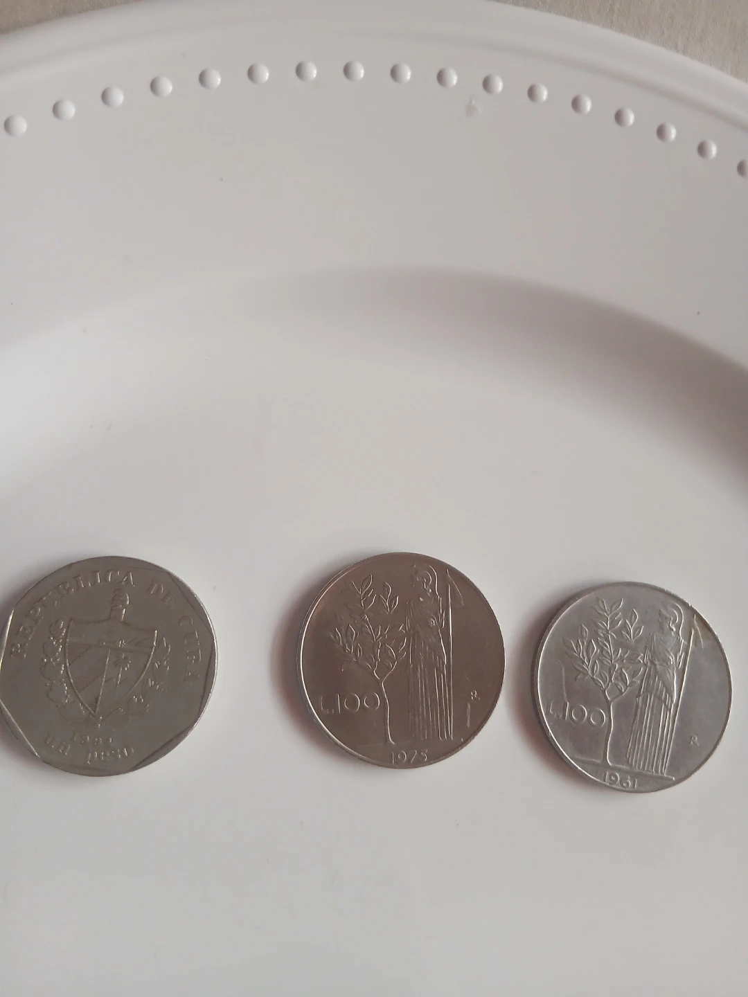 Euro,Italian Coin, Canadian Dollars, and US Half Dollar. Etc. - photo 4